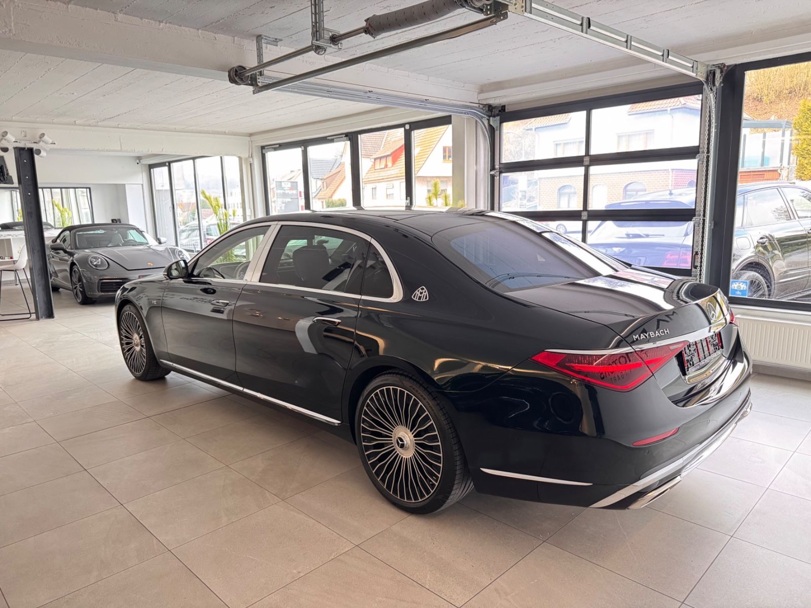 Mercedes-Benz S 680 Maybach - Samsaru's Car Outlet