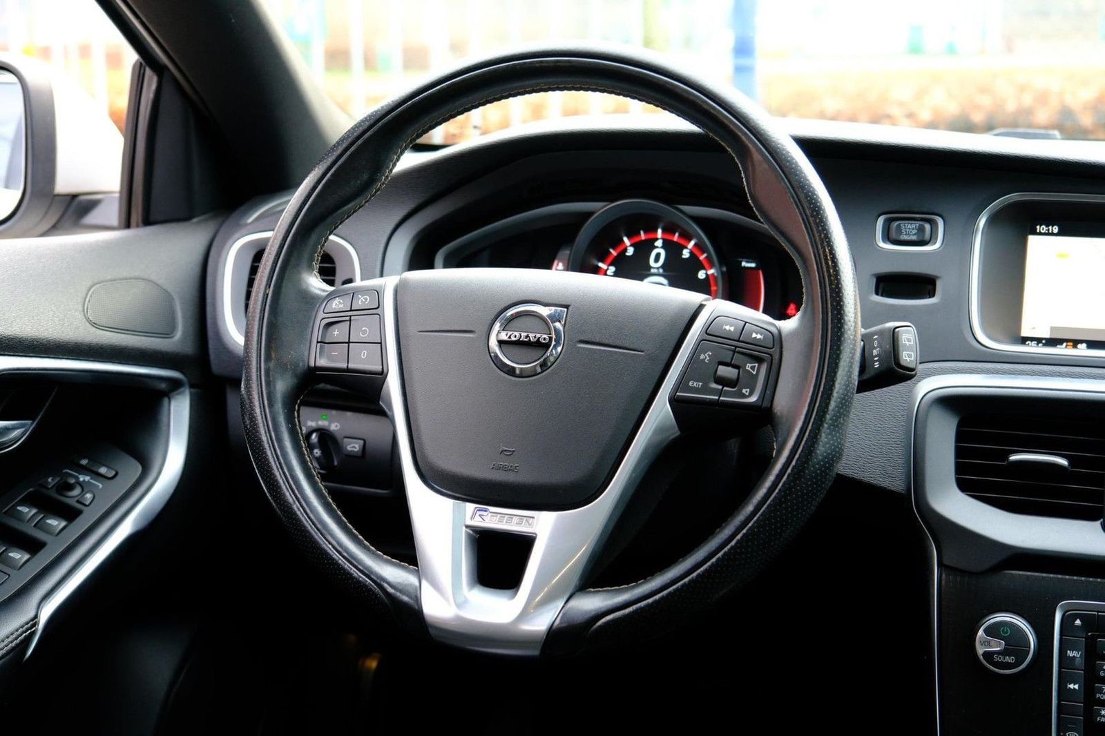 Volvo V40 1.5 T3 Polar+ Sport Aut. Pano|Leder-Alcant|C