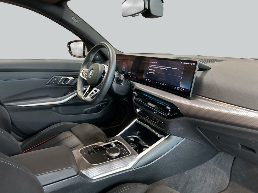 BMW 330e Touring xDrive Aut. M-Paket LED Pano AHK H&