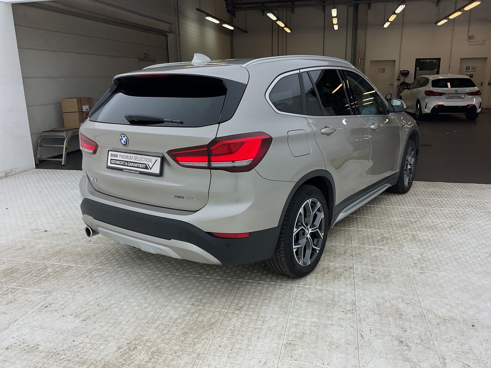 BMW X1 xDrive25e - Samsaru's Car Outlet