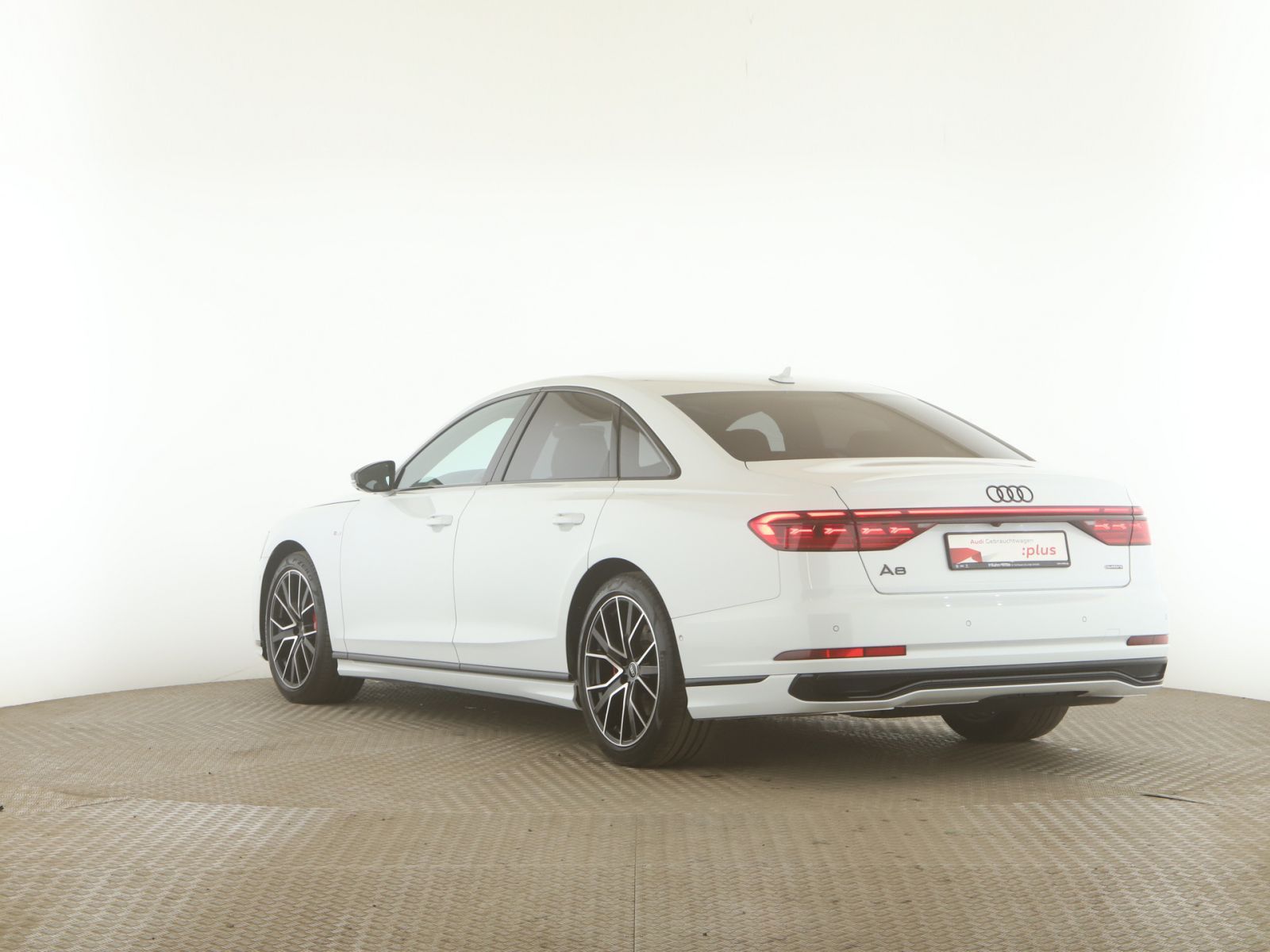 Audi A8 50 TDI quattro S line Pano+AHK+RFK+StandH+LUF