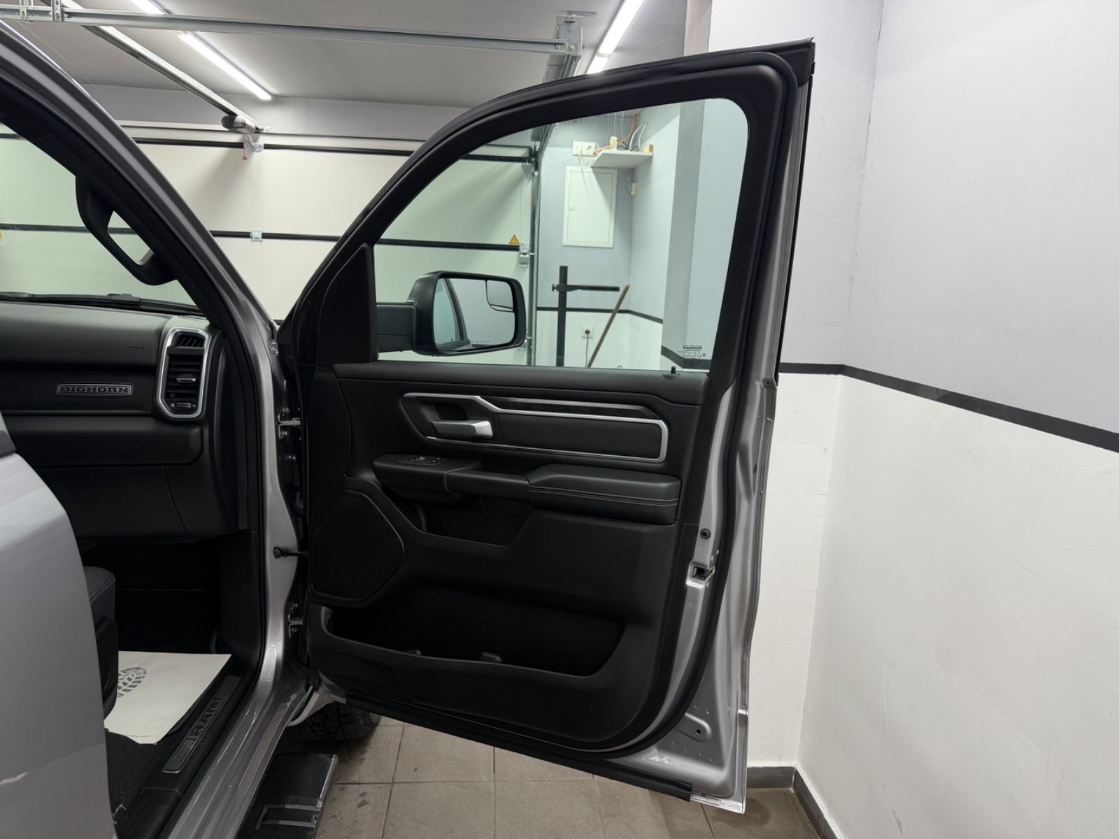 Dodge RAM 1500 5.7 4x4 eTORQUE Bigh. Crew./12"Display/