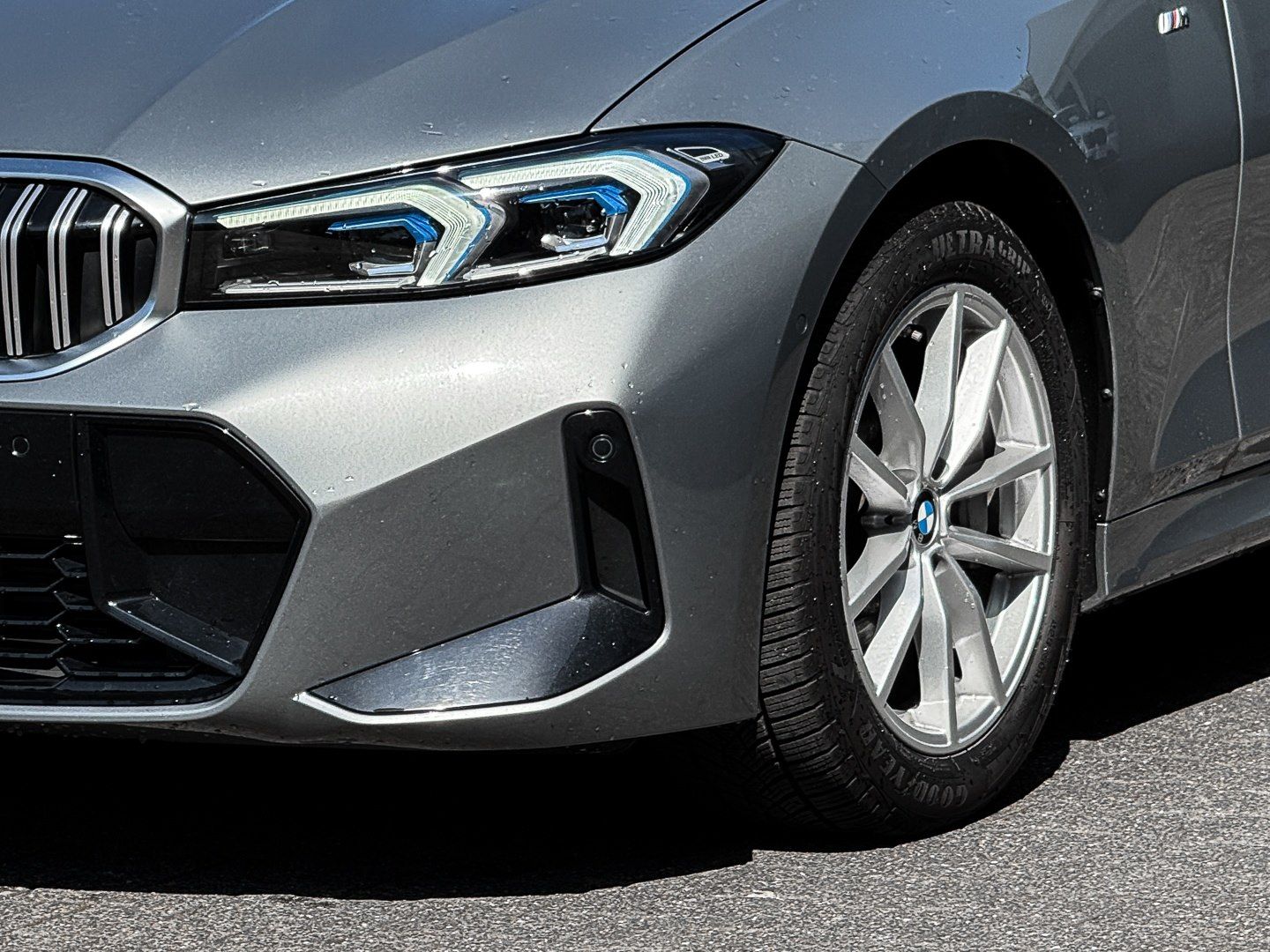 BMW 330d xDrive M-Sport AHK PANO DA PA+ 360 ACC