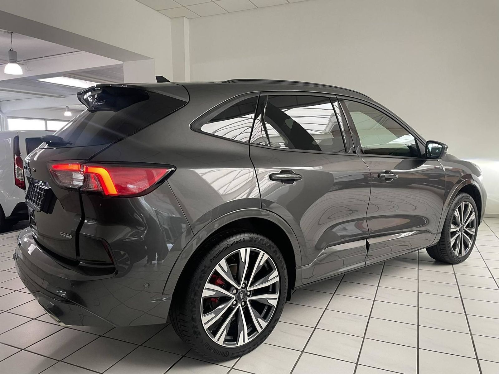 Ford Kuga ST-Line X - Samsaru's Car Outlet
