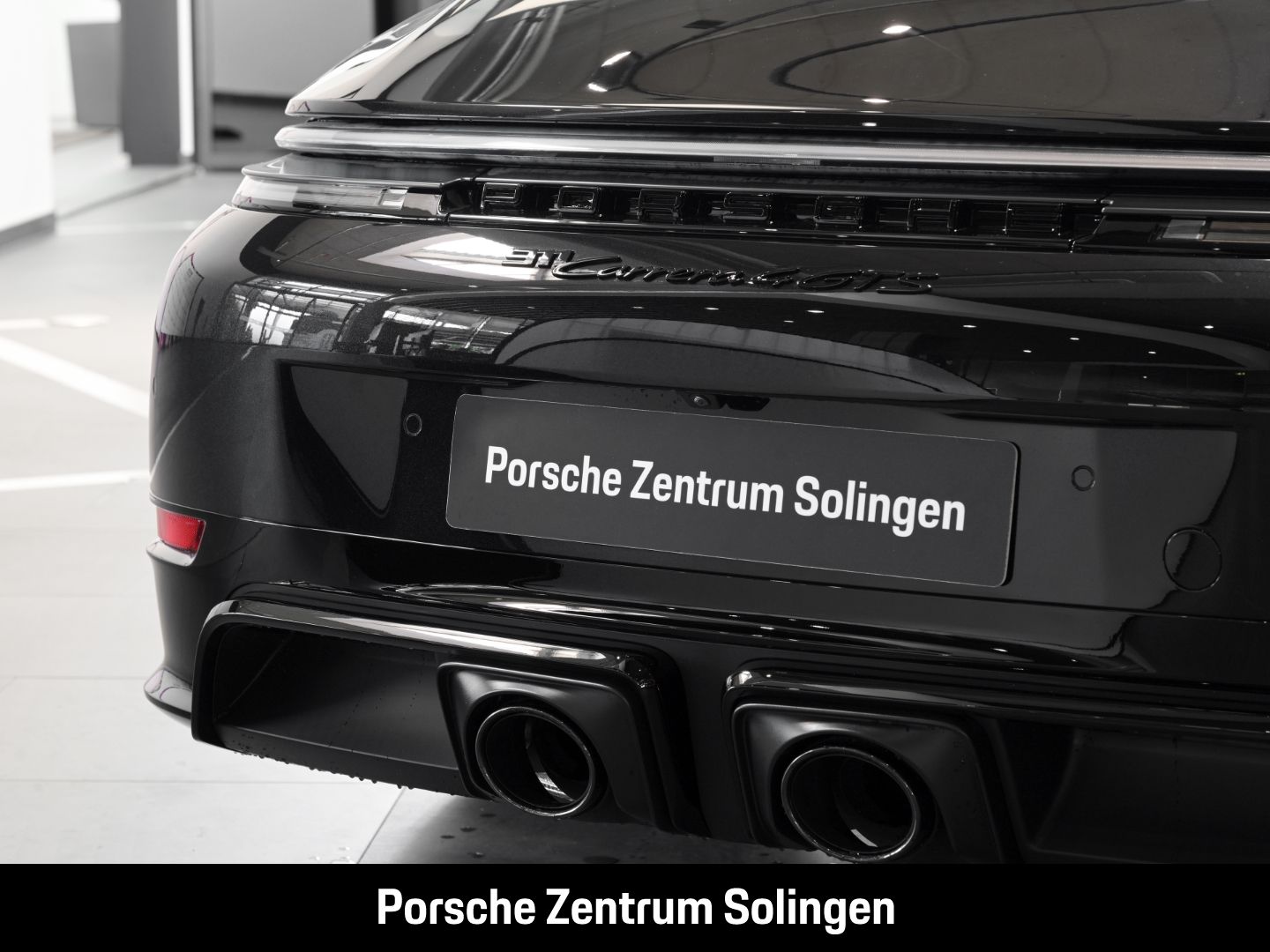 Porsche 911 Carrera 4 GTS Cabriolet HD-Matrix Lift Bose