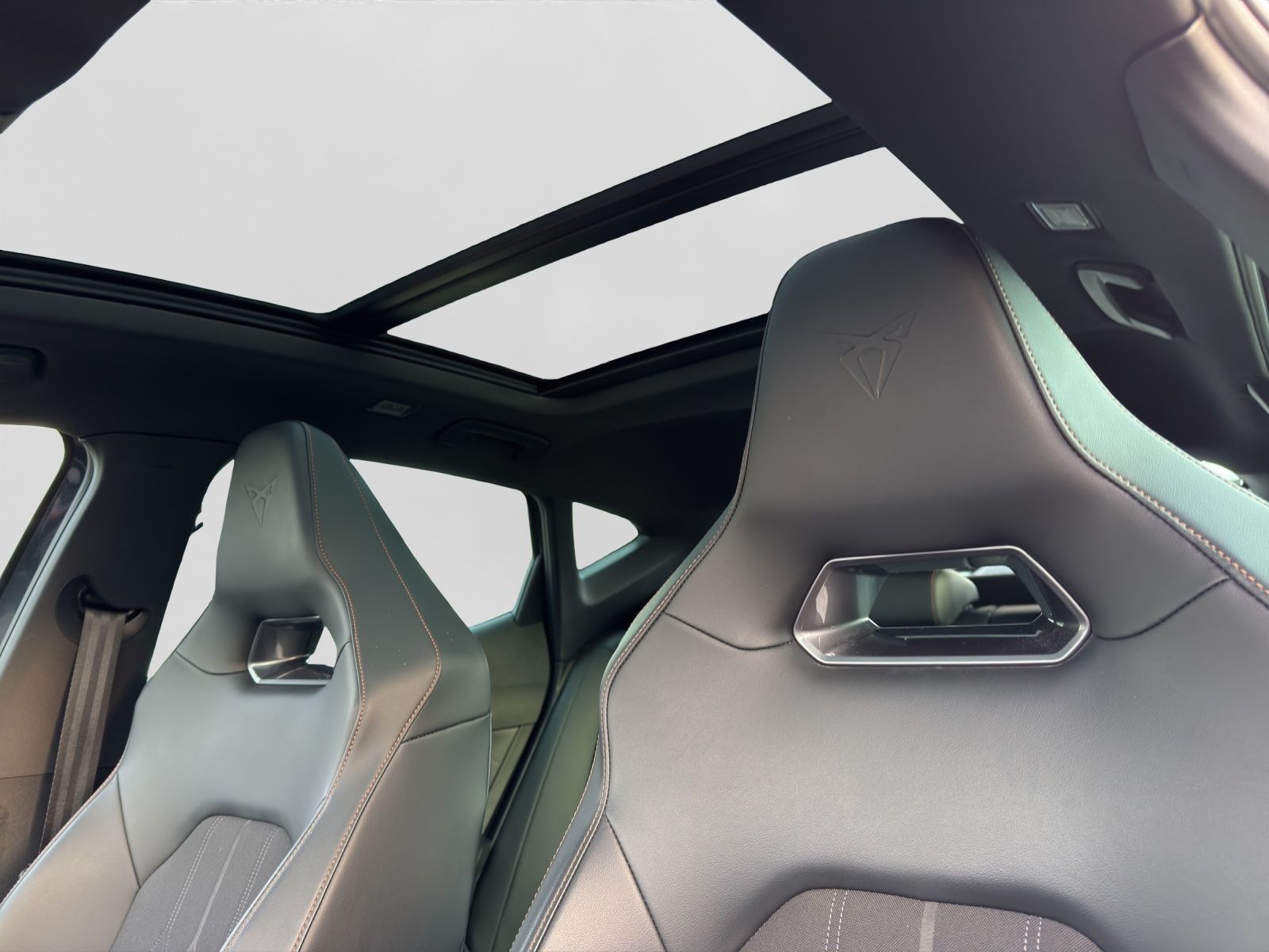 Cupra Formentor VZ 2.0 TSI BREMBO PANO AHK BEATS eKLAP