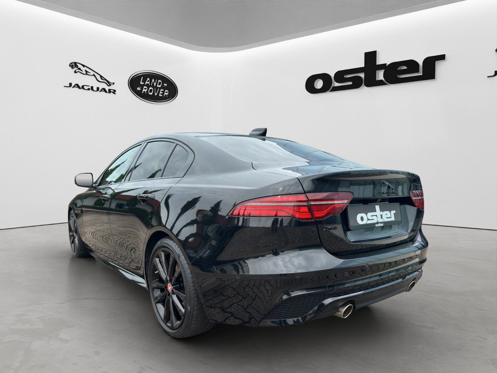 Jaguar XE P250 R-Dynamic Black|Head-Up|Meridian|360°