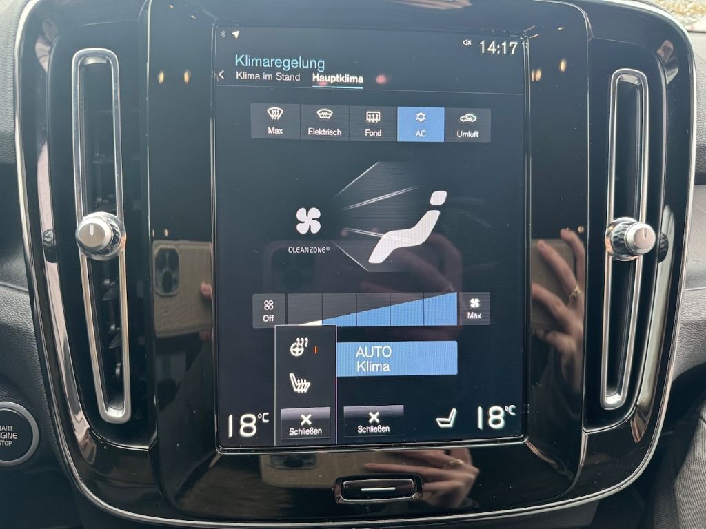 Volvo XC40 Plus Dark Recharge Plug-In Hybrid T4 Twin E