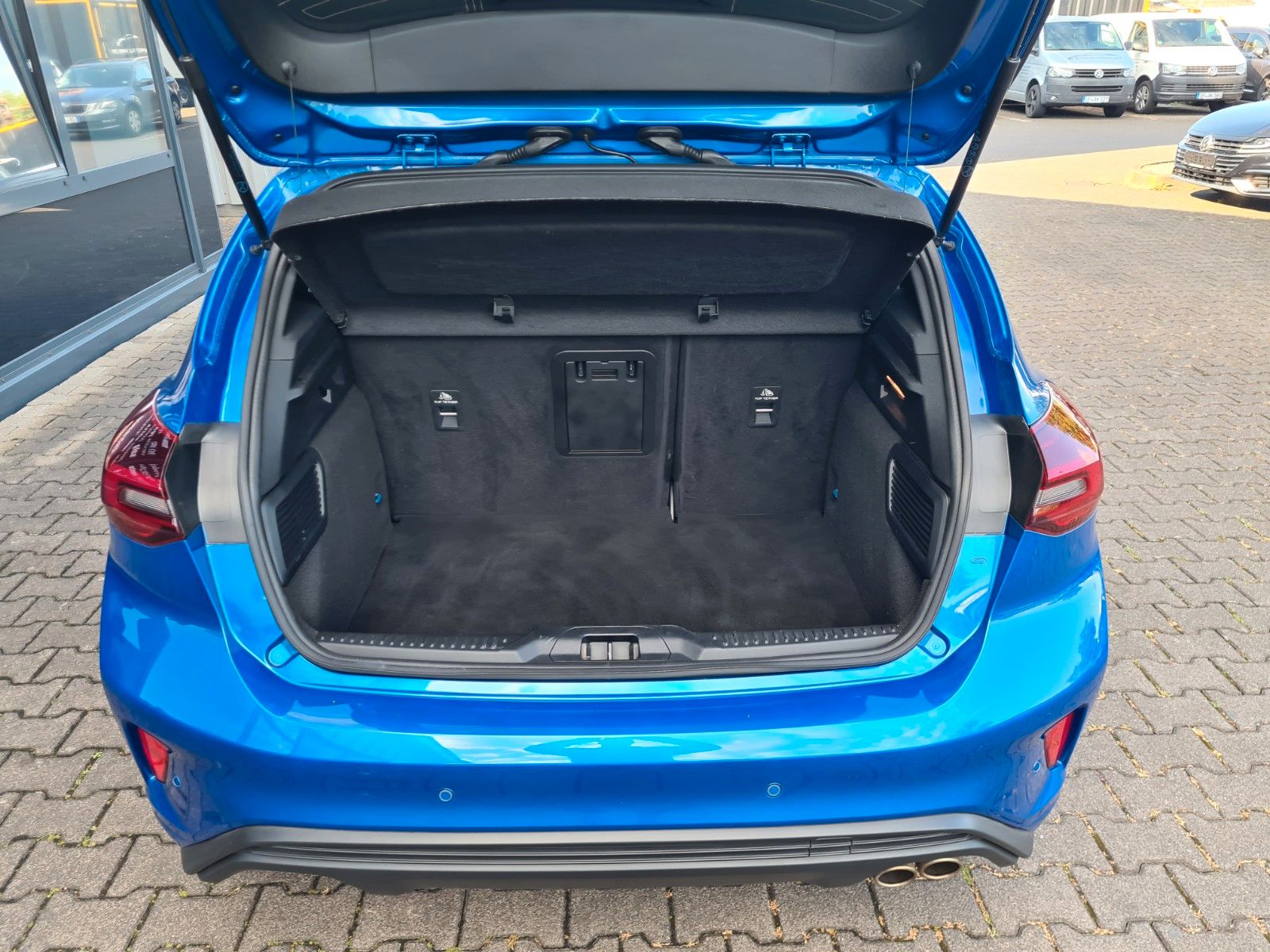 Ford Focus ST-Line X AUT - ASSISTS - HUD - WINTER -