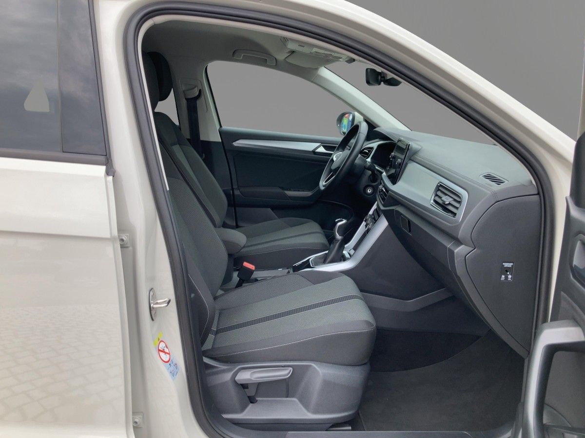 Volkswagen T-ROC 1.0 TSI LIFE - Samsaru's Car Outlet