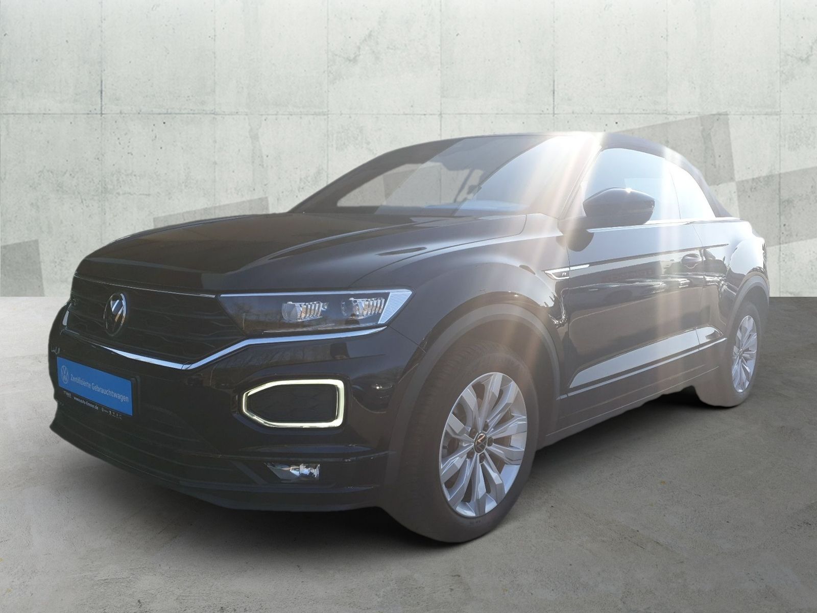 Volkswagen T-Roc 1.5 TSI R-LINE - Samsaru's Car Outlet