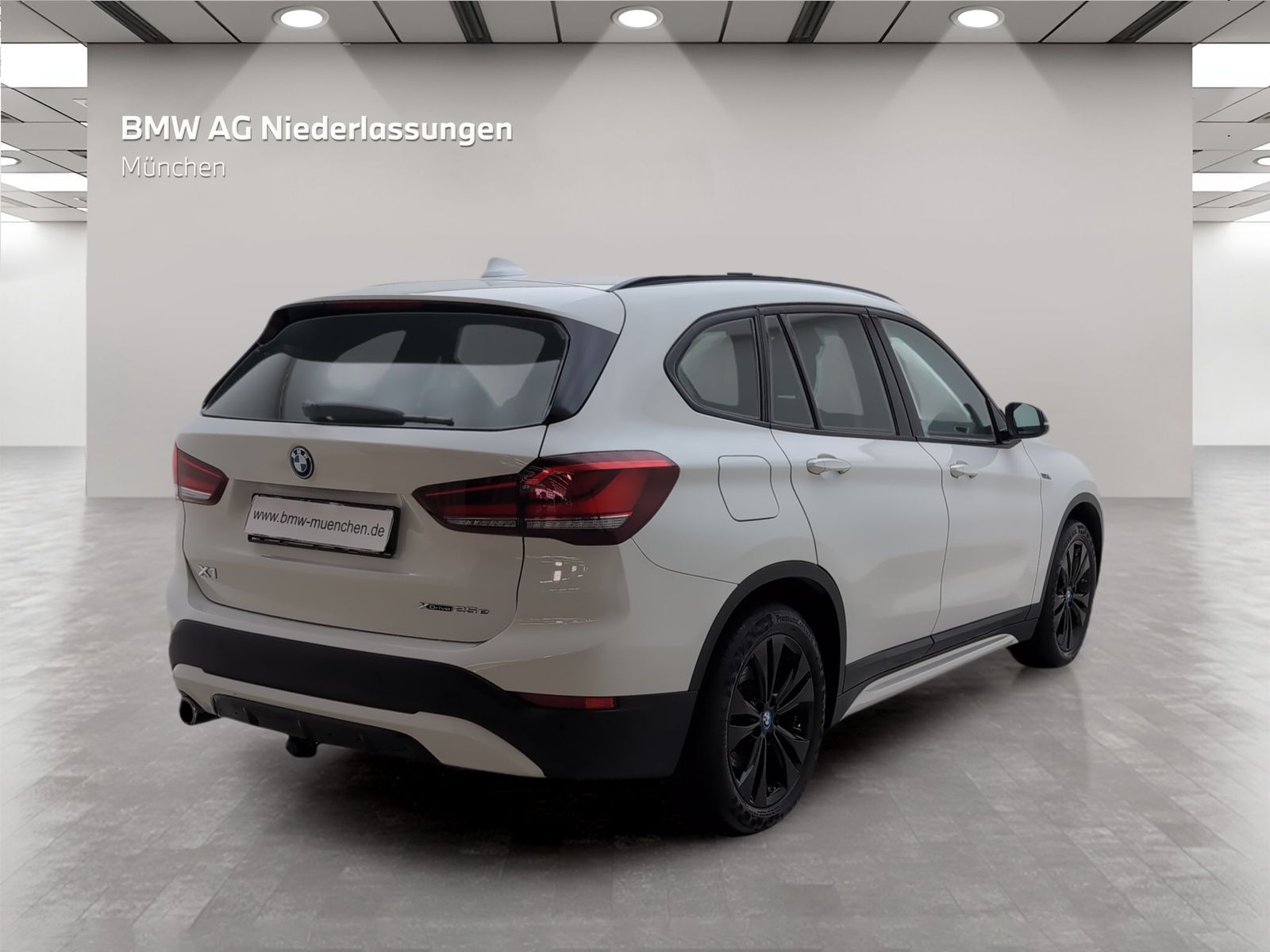 BMW X1 xDrive25e Sport Line - Samsaru's Car Outlet