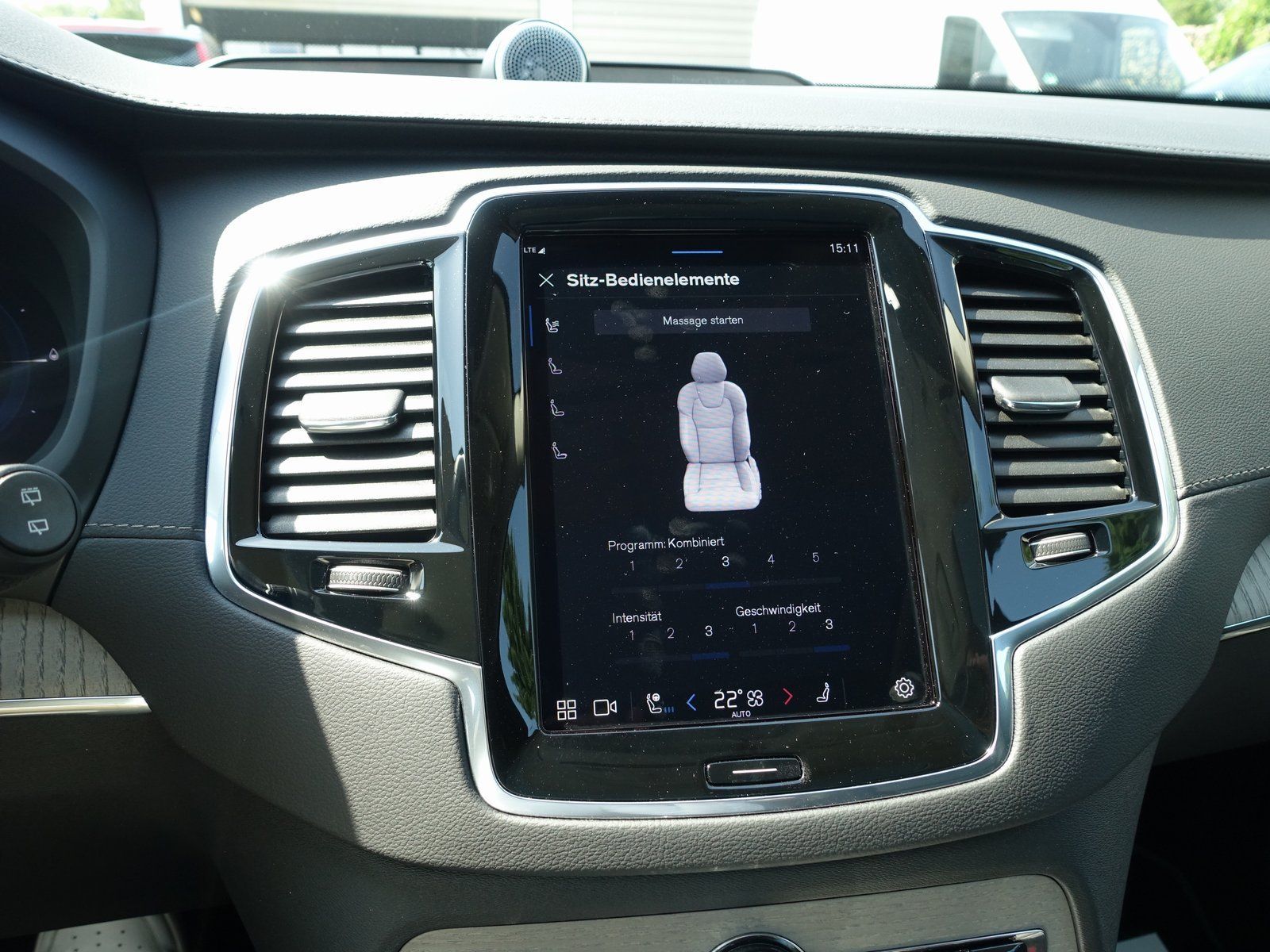 Volvo XC90 Ultra Dark T8 AWD Plug-in Hybrid - Samsaru's Car Outlet