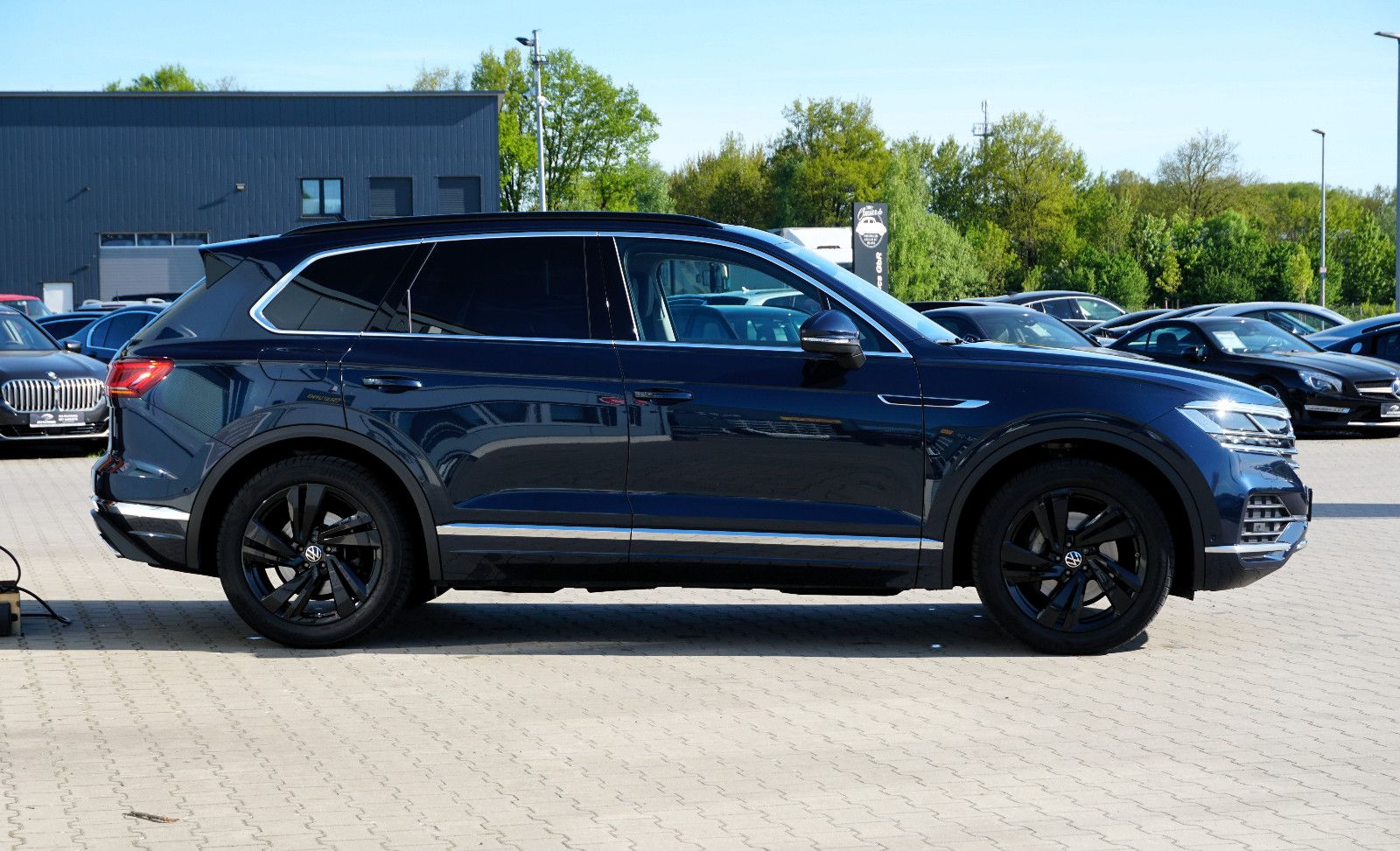 Volkswagen Touareg Elegance 4Motion - Samsaru's Car Outlet