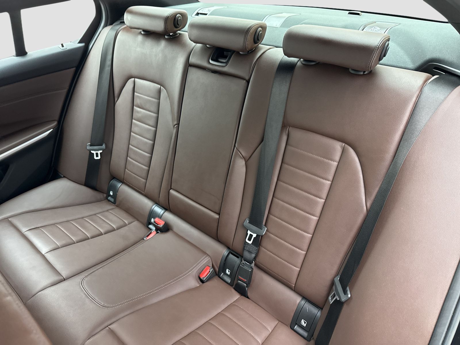BMW 330e xDrive Limousine HiFi DAB LED Lenkradhz.