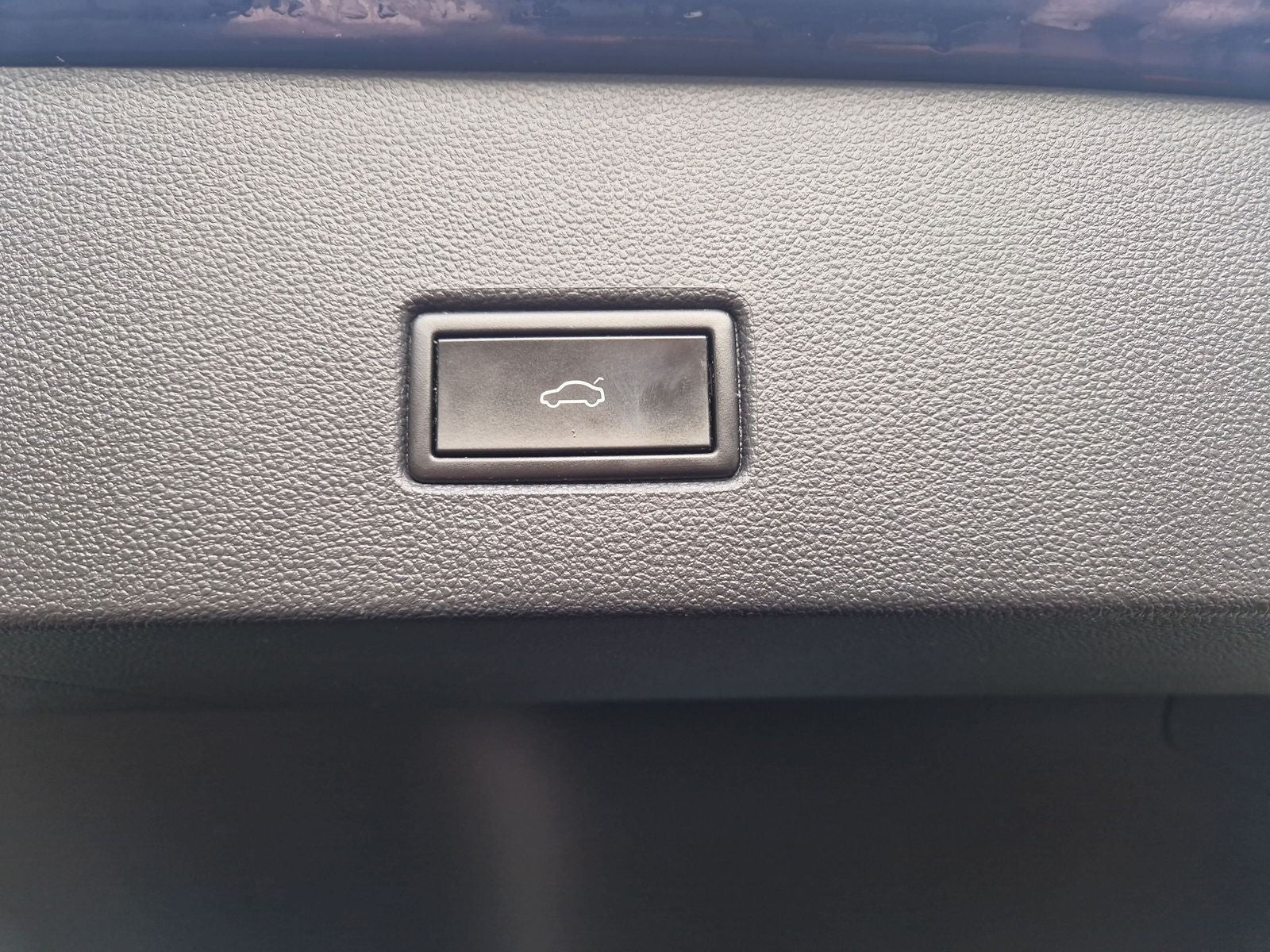 Volkswagen T-Roc IQ.DRIVE - Samsaru's Car Outlet