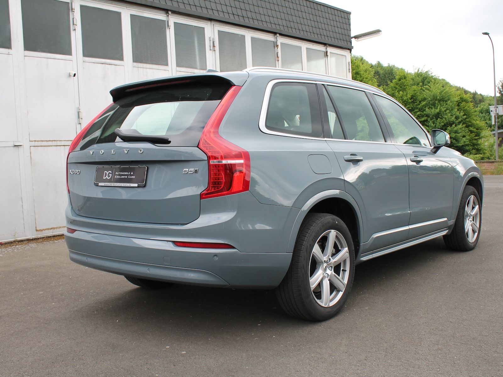 Volvo XC90 Core AWD - Samsaru's Car Outlet