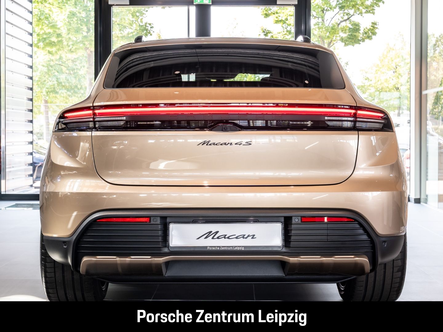Porsche Macan 4S FnW-Goldbronzemetallic Massage AR-HeadU