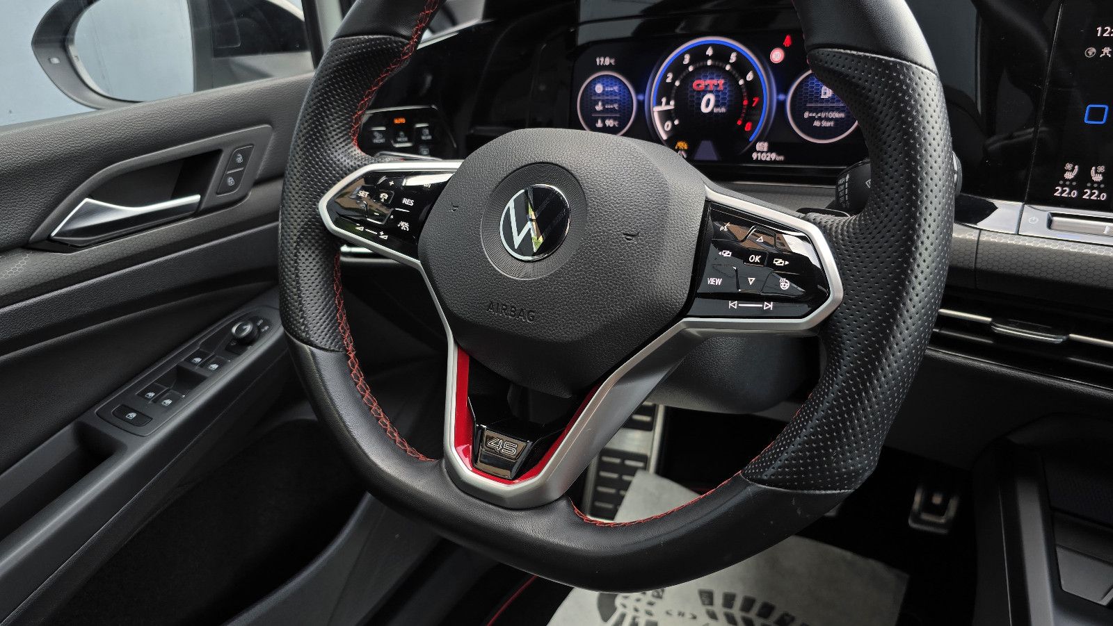 Volkswagen Golf 8 GTI Clubsport 45 DSG * Akrapovic *Leder*
