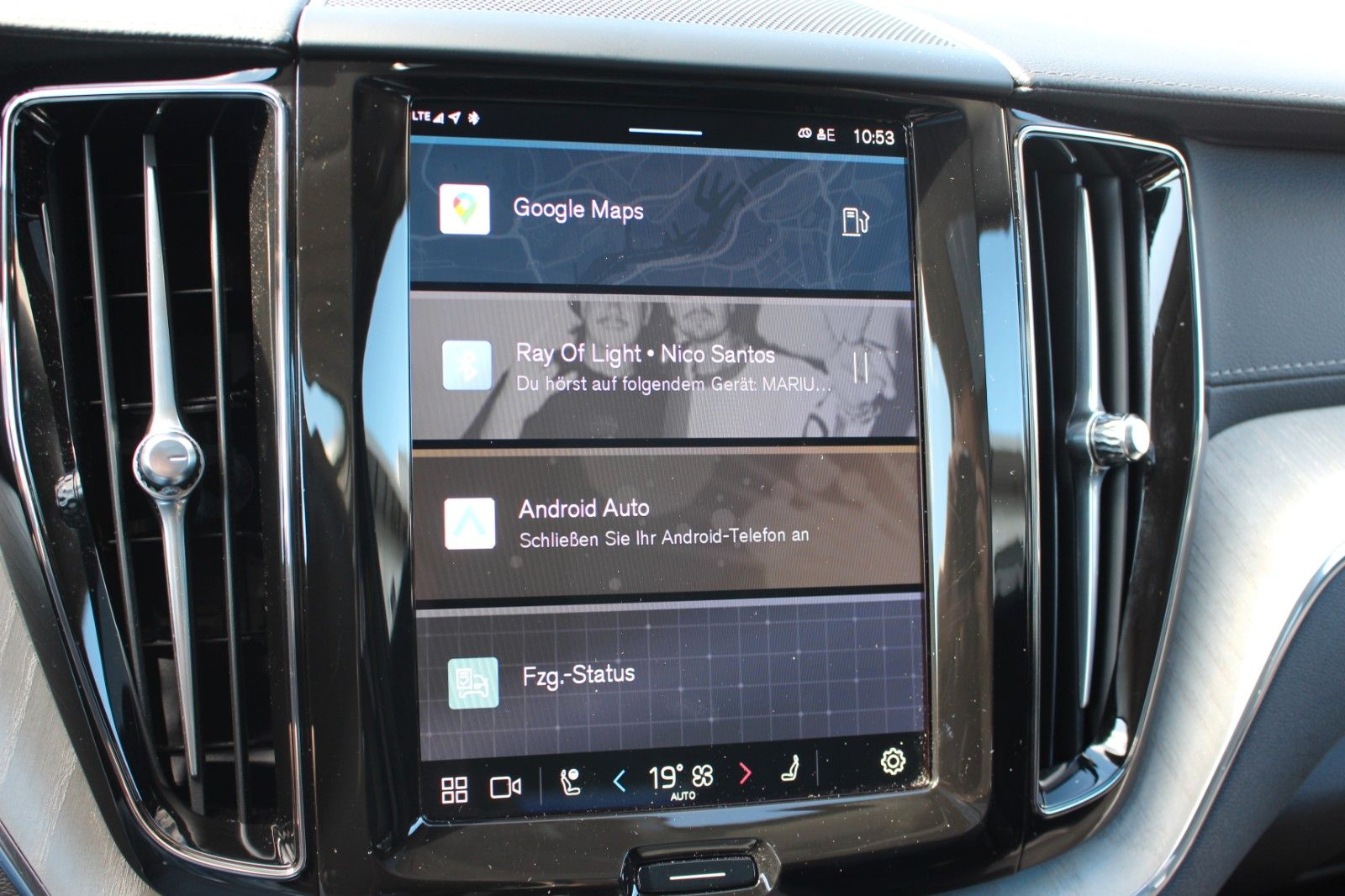 Volvo XC60 B5 Benzin Ultra Dark Massage Sitze