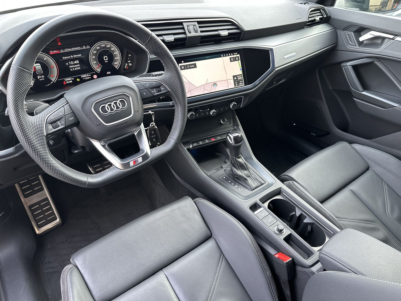 Audi Q3 SpB 40 TDI Qu S-Line Black - Samsaru's Car Outlet