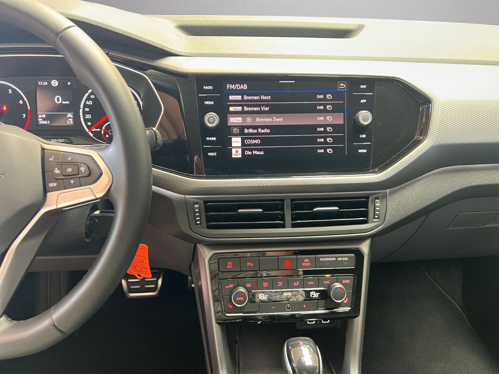 Volkswagen T-Cross Active 1.0l TSI - Samsaru's Car Outlet