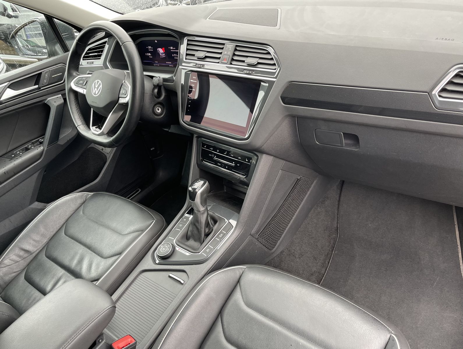 Volkswagen Tiguan 2.0 TDI*4Motion*AHK*Leder*Cam*STHZ*HeadUp