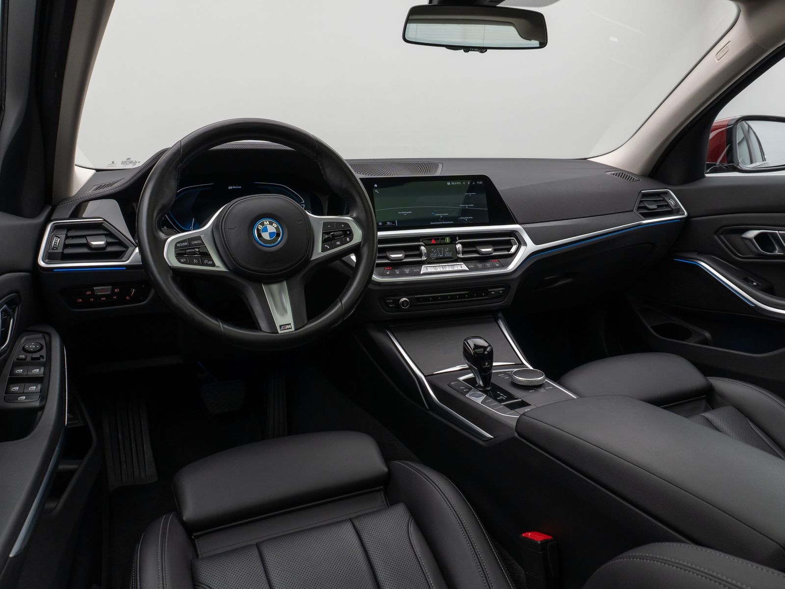 BMW 320e Luxury Line - Samsaru's Car Outlet