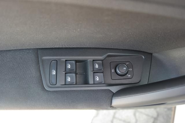 Volkswagen Tiguan 2.0 TDI Life DSG - Samsaru's Car Outlet