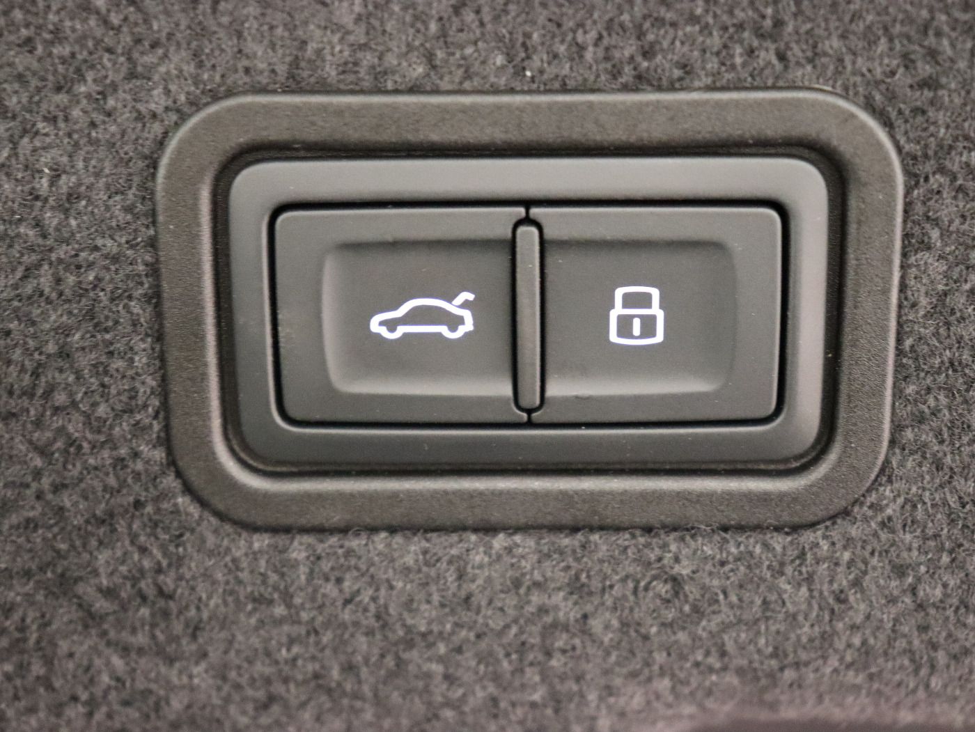 Audi A8 50 TDI quattro tiptronic - Samsaru's Car Outlet