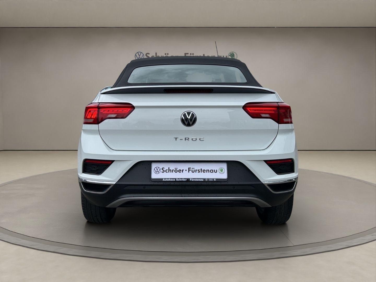 Volkswagen T-Roc Style 1.5 TSI DSG - Samsaru's Car Outlet