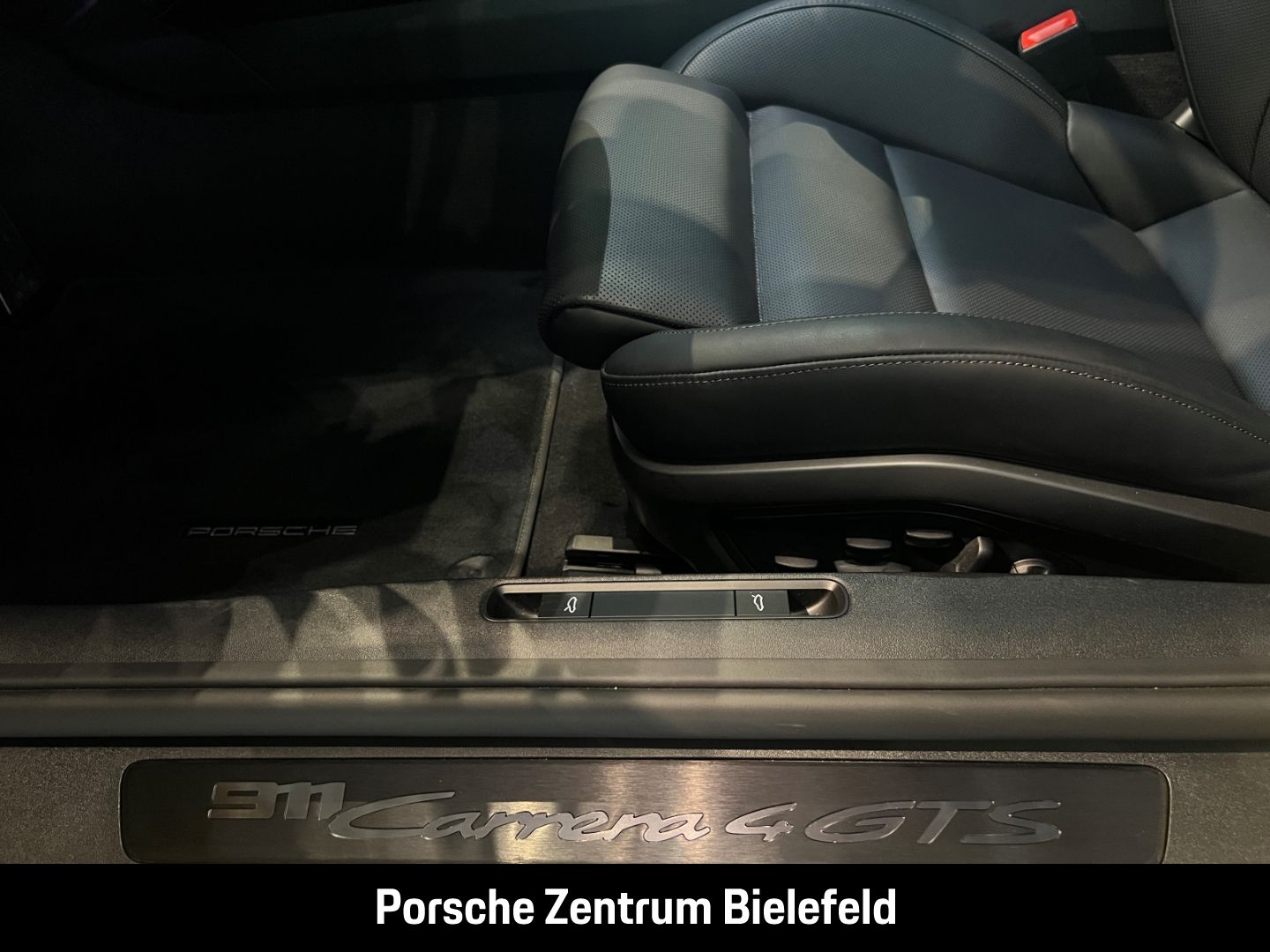 Porsche 992 911 Carrera 4 GTS Cabrio HA-Lenkung LED BOSE