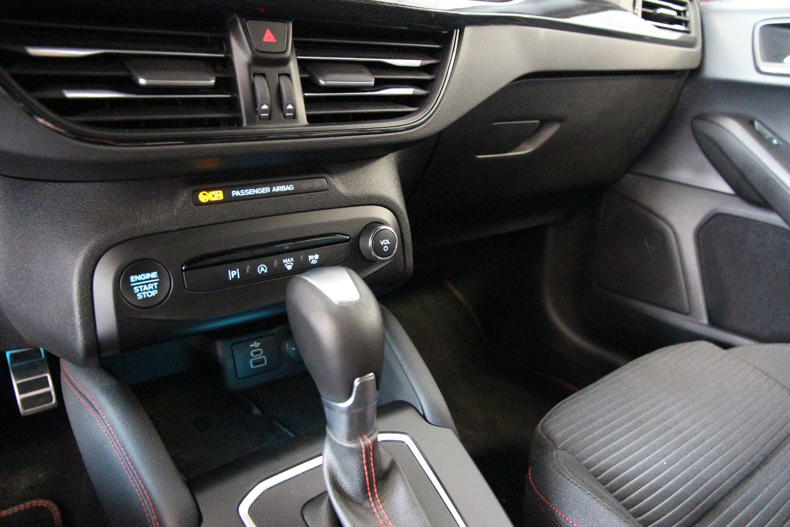 Ford Focus Turnier ST-Line X 18"ALU/KONTRAST/LED/ACC