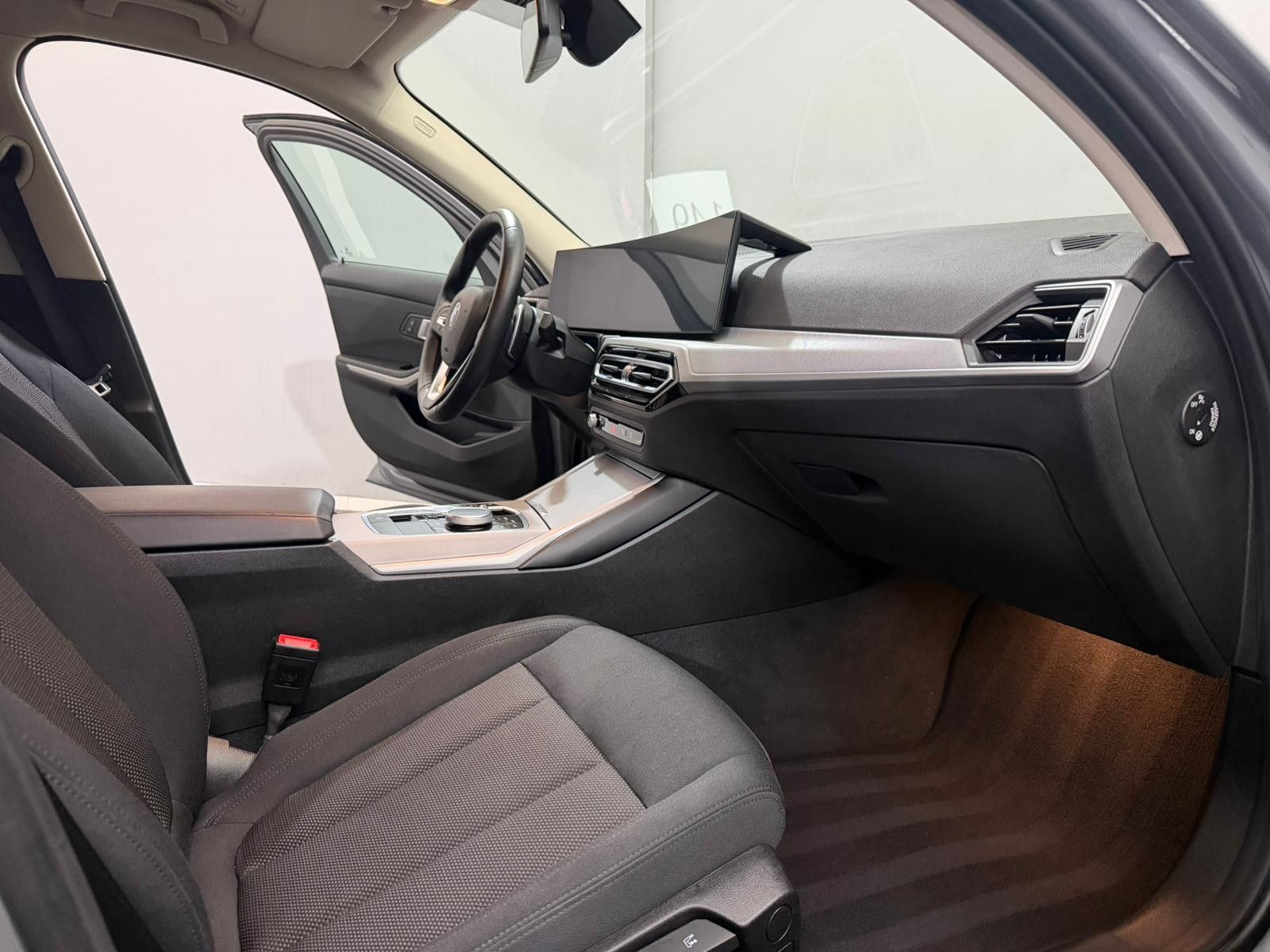 BMW 320d Limo xDrive Shadow-Line AHK*LED*WIDE*U-FREI