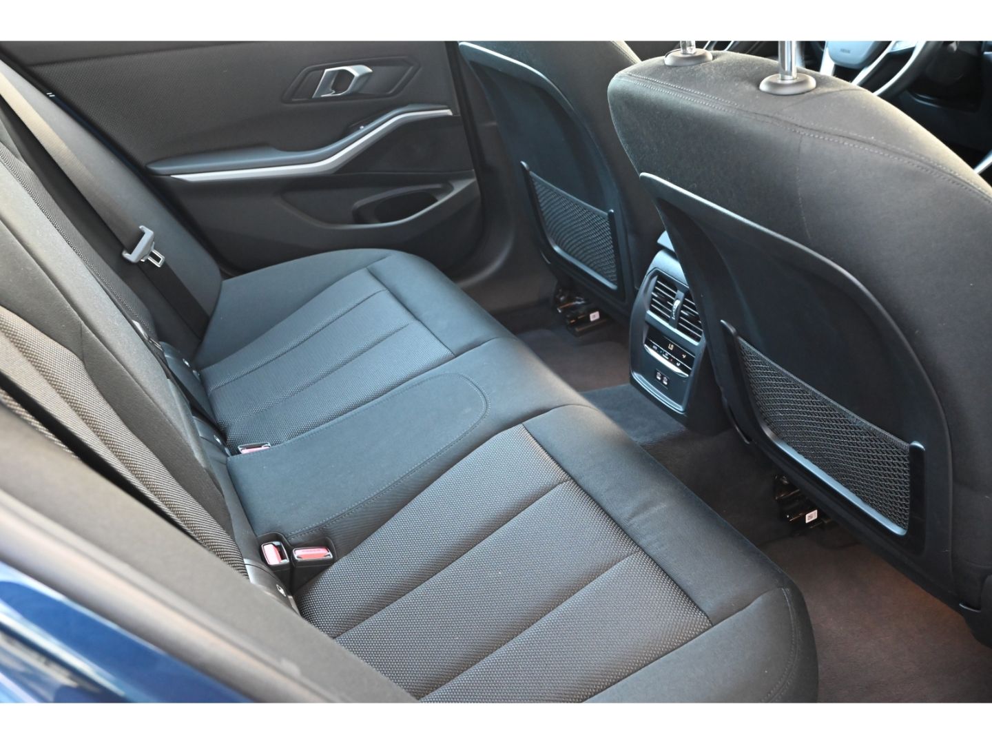 BMW 320 d xDrive Touring MHyb - Samsaru's Car Outlet