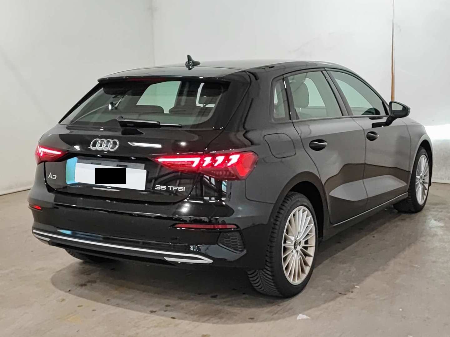 Audi A3 Sportback 35 TFSI advanced - Samsaru's Car Outlet