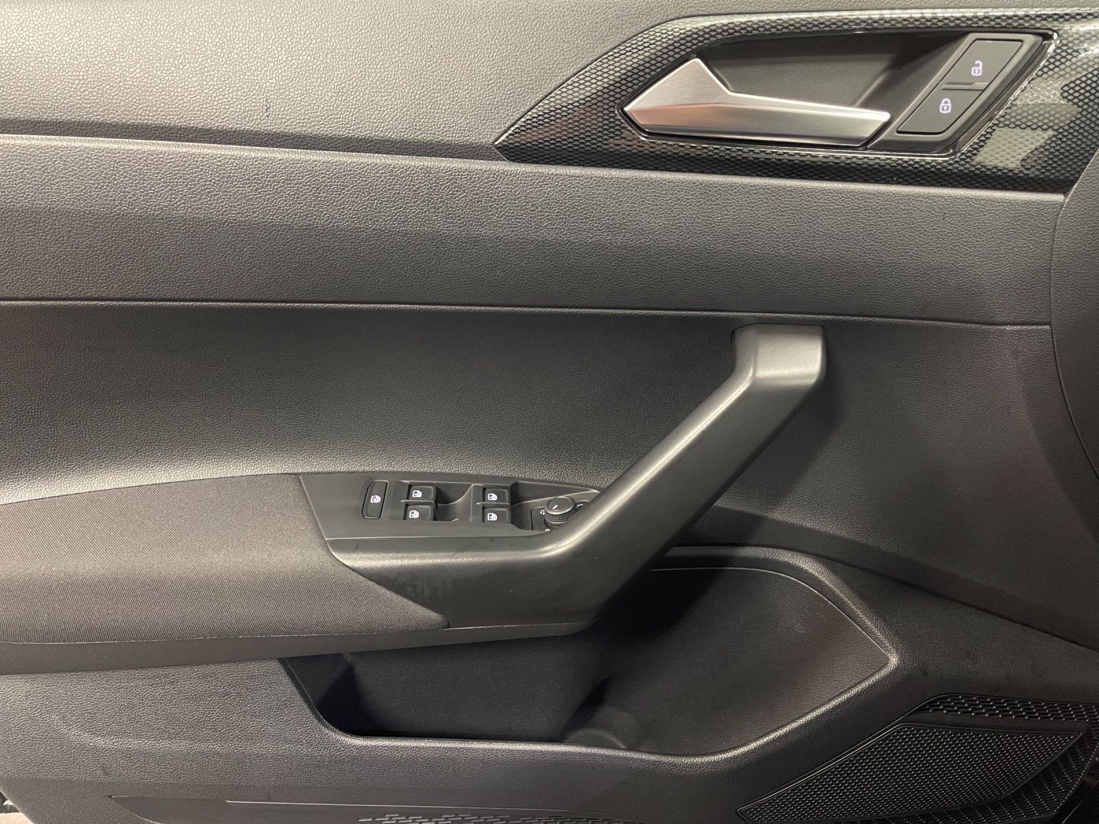 Volkswagen Taigo 1.0 TSI Life - Samsaru's Car Outlet