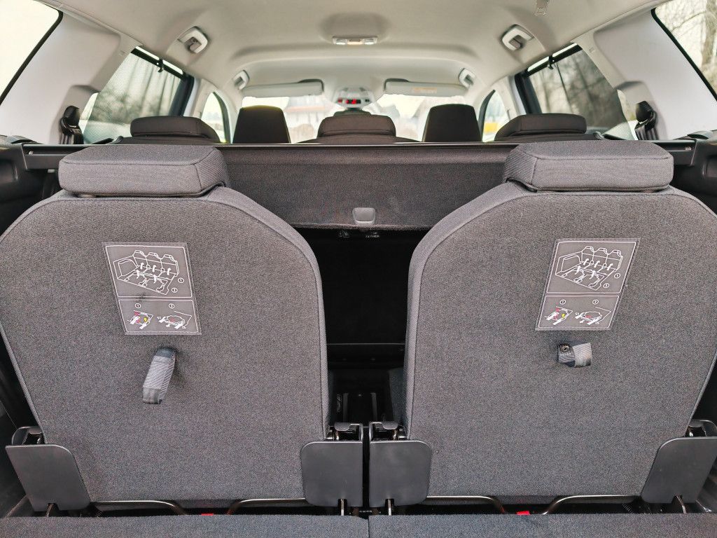 Peugeot 5008 BlueHDI 130 EAT8 - Samsaru's Car Outlet