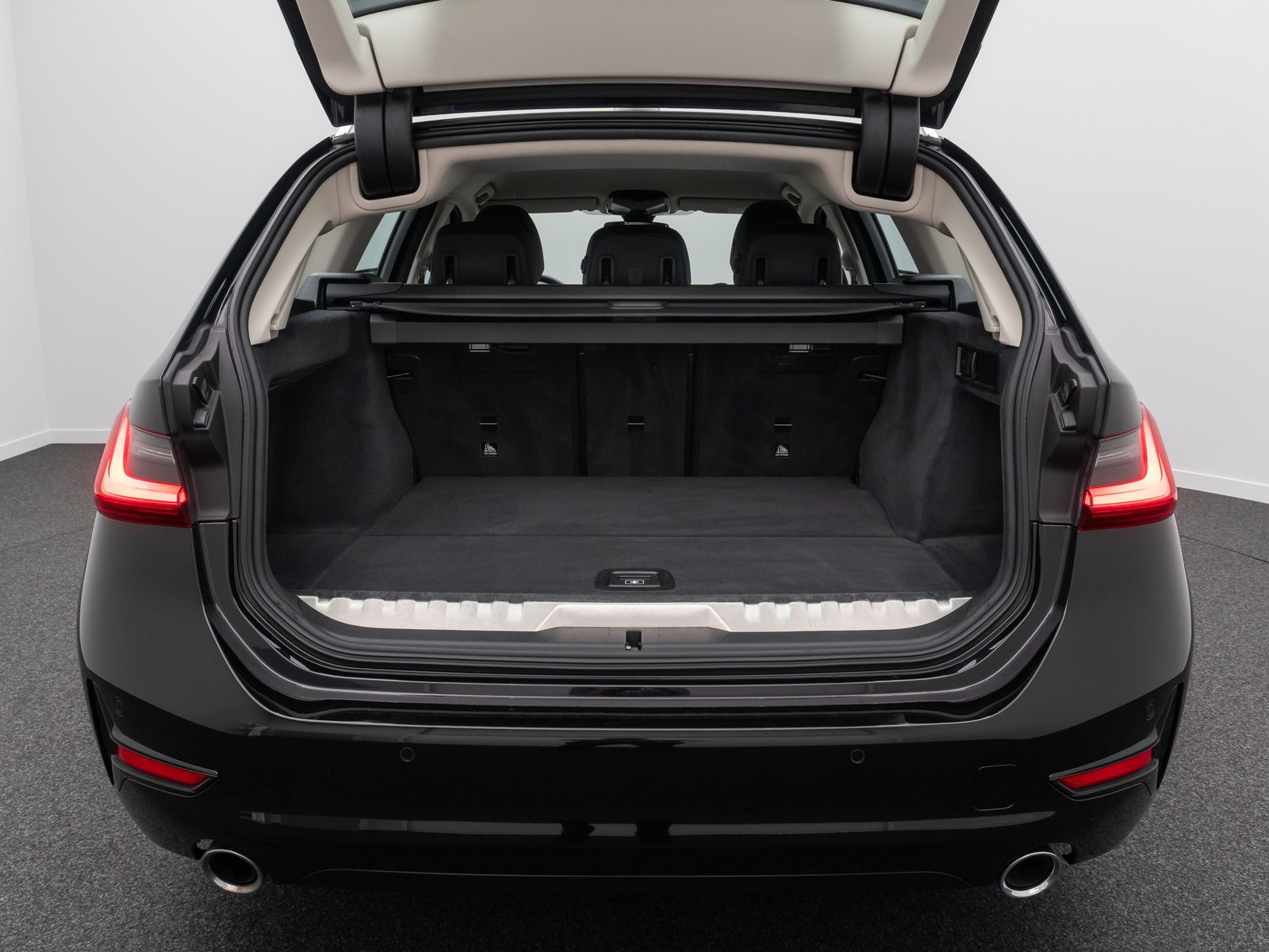 BMW 330e Sport Line - Samsaru's Car Outlet