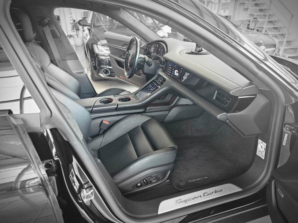 Porsche Taycan Turbo !GARANTIE! BOSE/MATRIX/KERAMIK