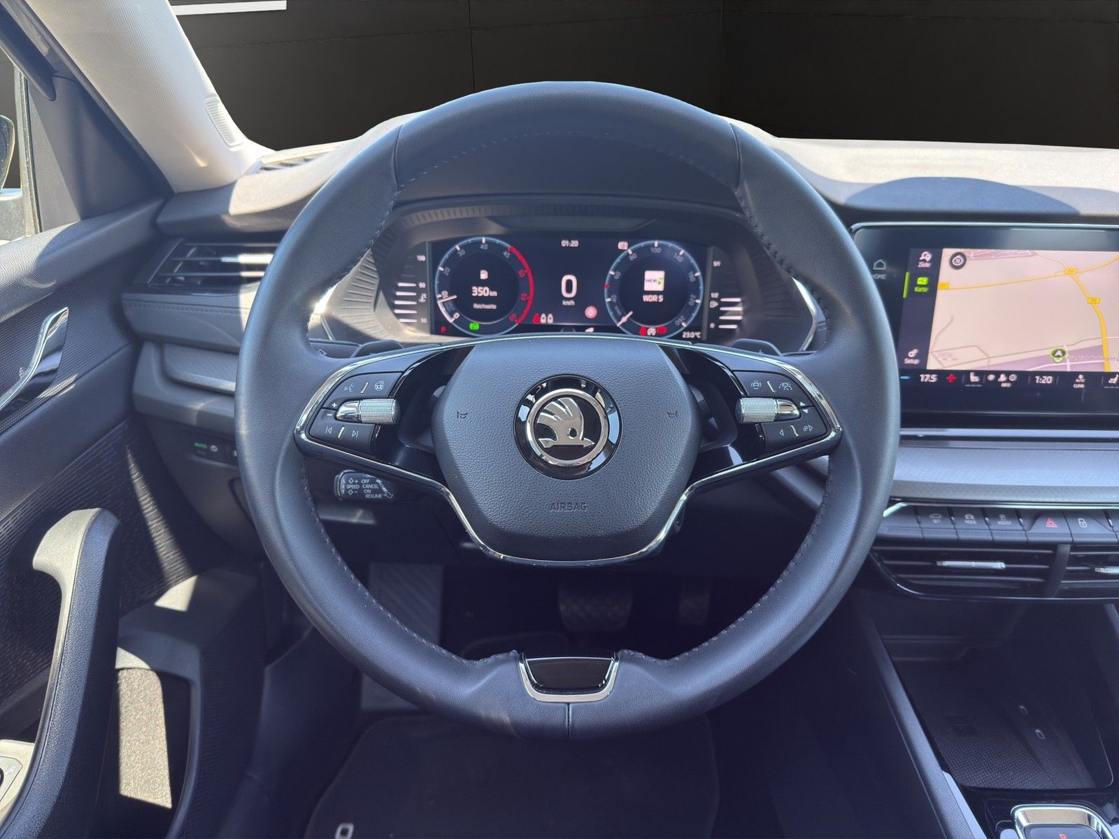 Skoda Octavia Combi 2.0 TDI Ambition - Samsaru's Car Outlet