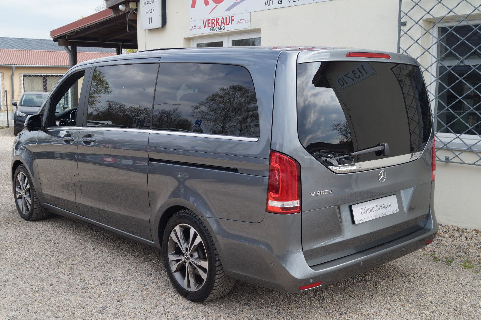 Mercedes-Benz V 300 D EXCLUSIVE EDITION - Samsaru's Car Outlet