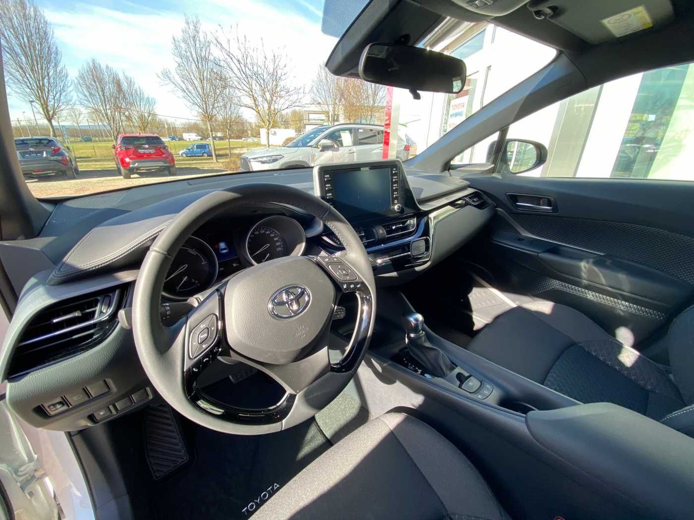 Toyota C-HR 1.8 Hybrid Flow - Samsaru's Car Outlet
