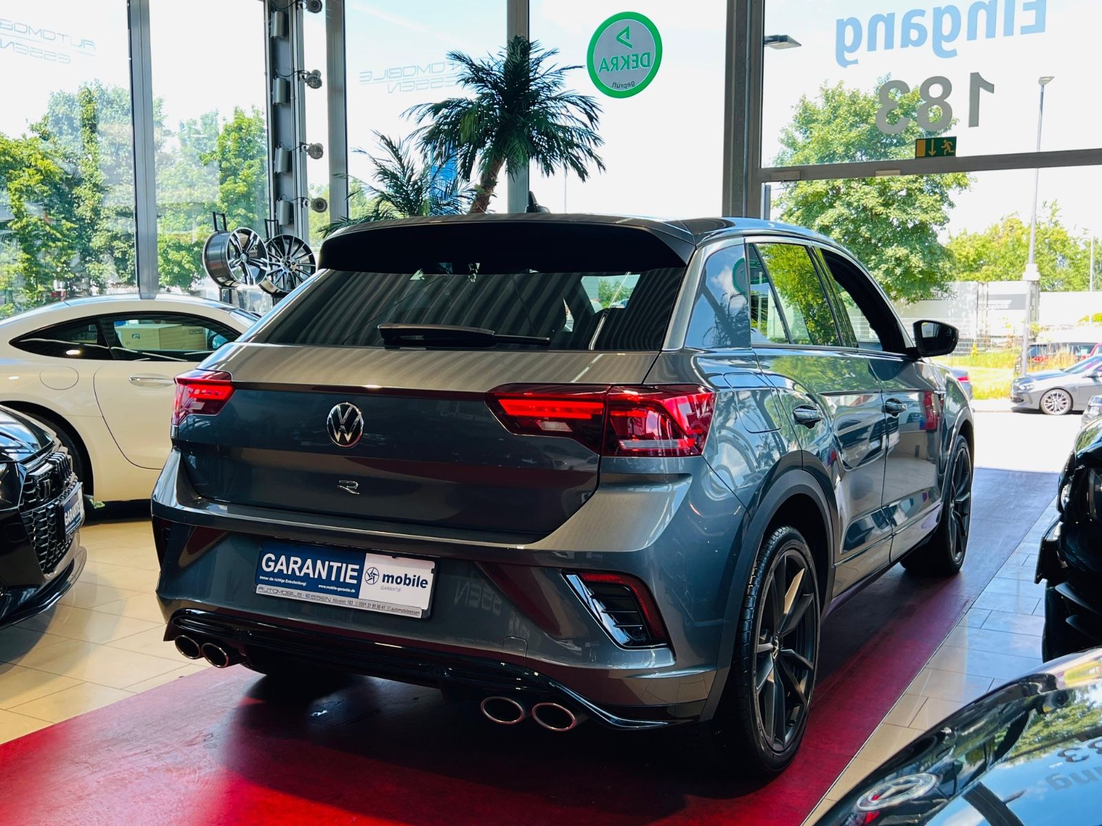 Volkswagen T-Roc R 4Motion - Samsaru's Car Outlet