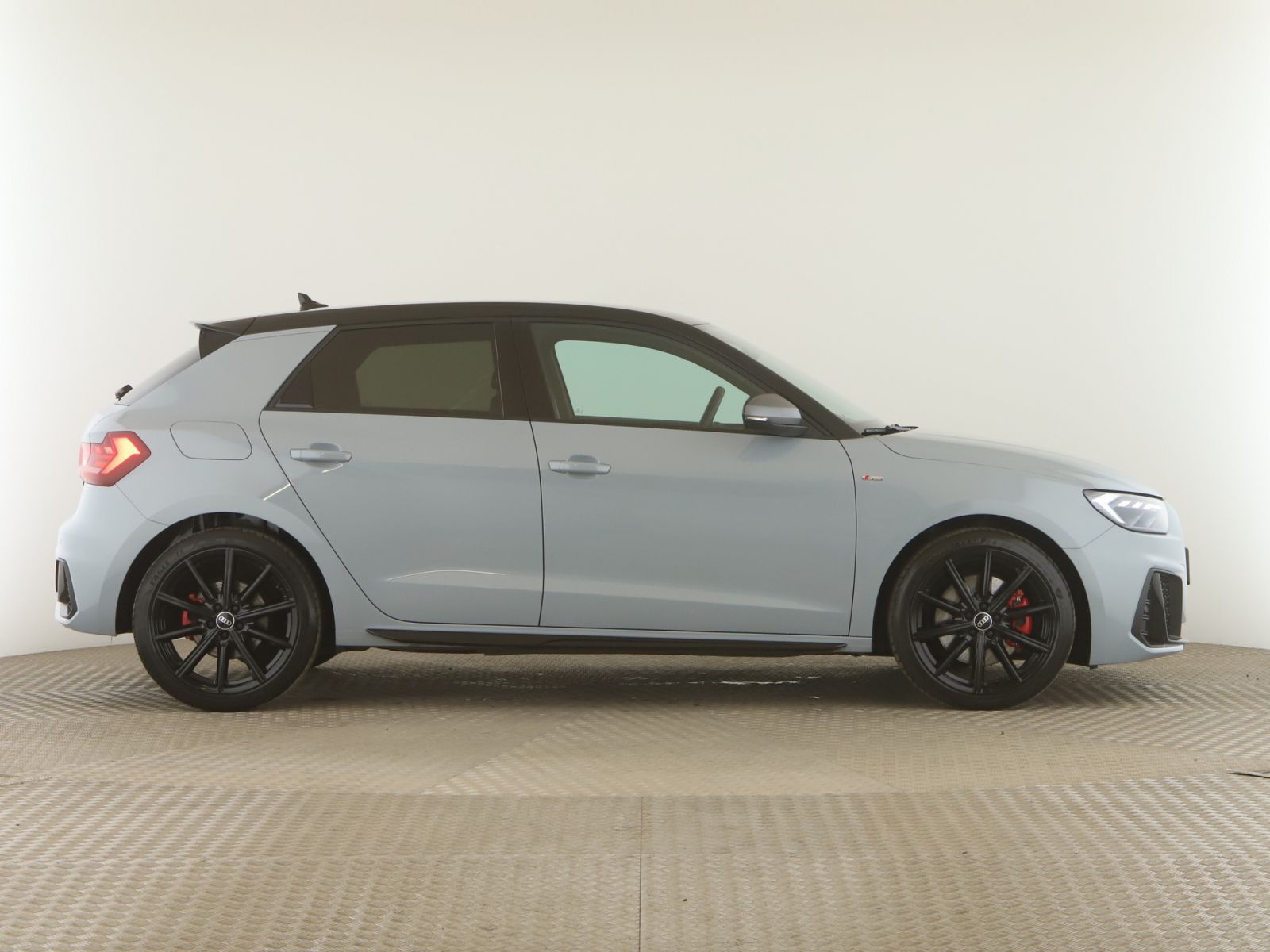 Audi A1 Sportback 40 TFSI S line - Samsaru's Car Outlet