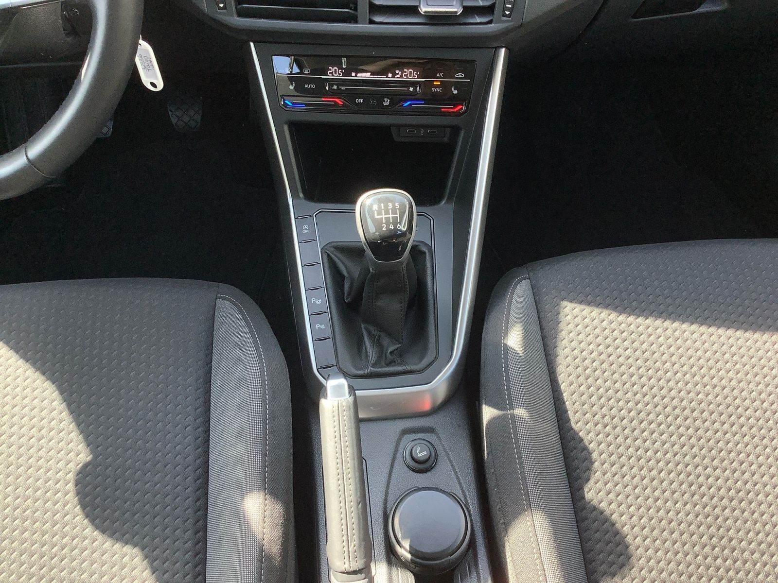 Volkswagen Taigo 1.0 TSI Life - Samsaru's Car Outlet