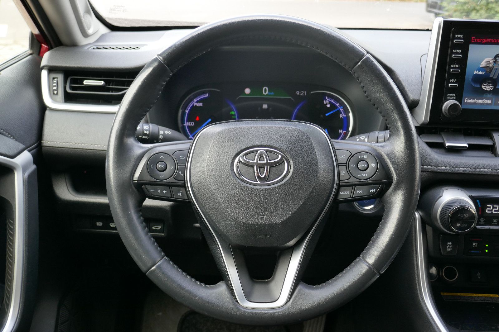 Toyota RAV 4 Hybrid Lounge Allrad - Samsaru's Car Outlet