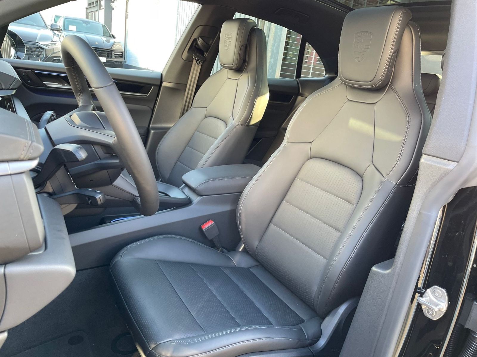 Porsche Macan 4 - Samsaru's Car Outlet