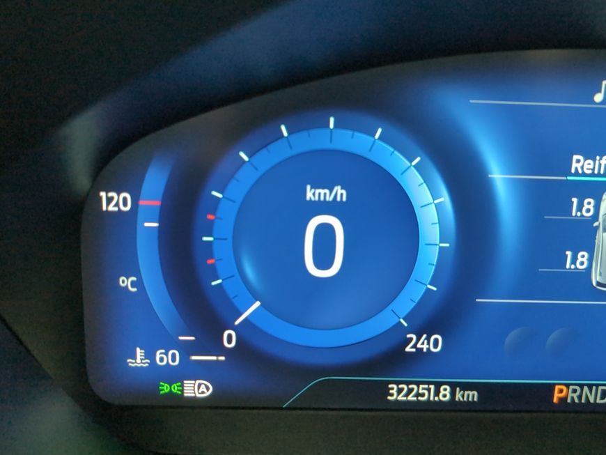 Ford Focus Turnier 1.5  Aut. ST-LINE X AHK+LED+NAVI+S