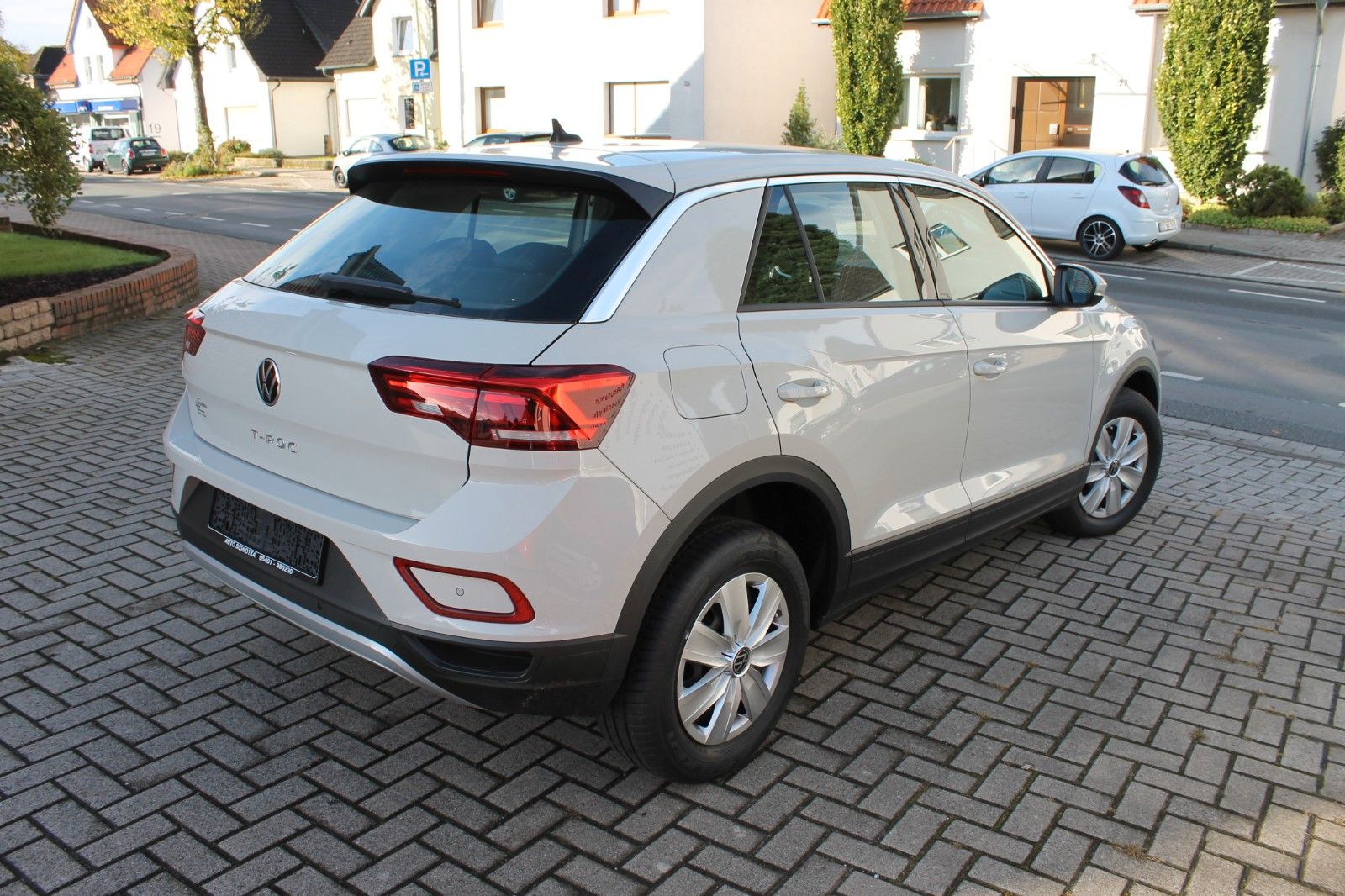 Volkswagen T-Roc 1.0 TSi - Samsaru's Car Outlet